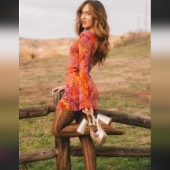 Urban Outfitters Pink Floral Open Back Long Sleeve Mini Dress Boho Barbie - Picture 4 of 9